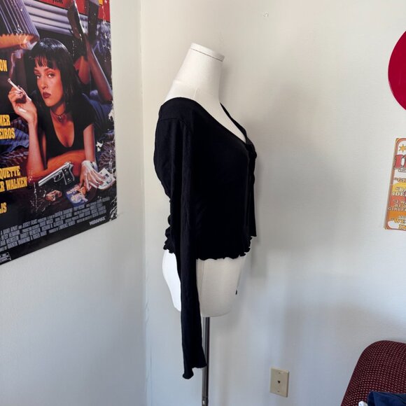 Urban Outfitters Kimchi Blue Black Long Sleeve Scalloped Cropped Blouse - Picture 7 of 12